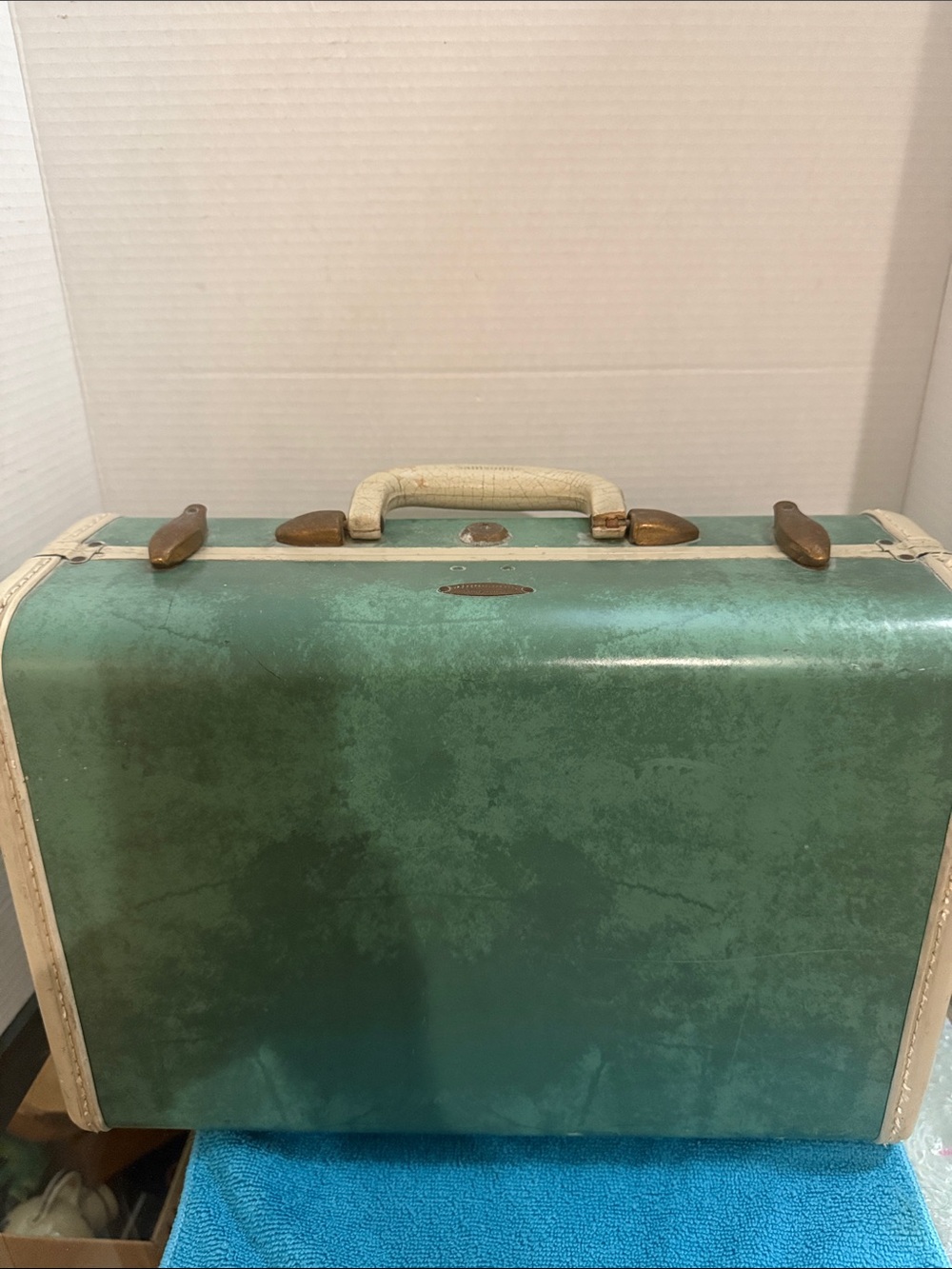Vintage Teal Travel Case with Cream Trim 15W x 11”Hx 7”W
